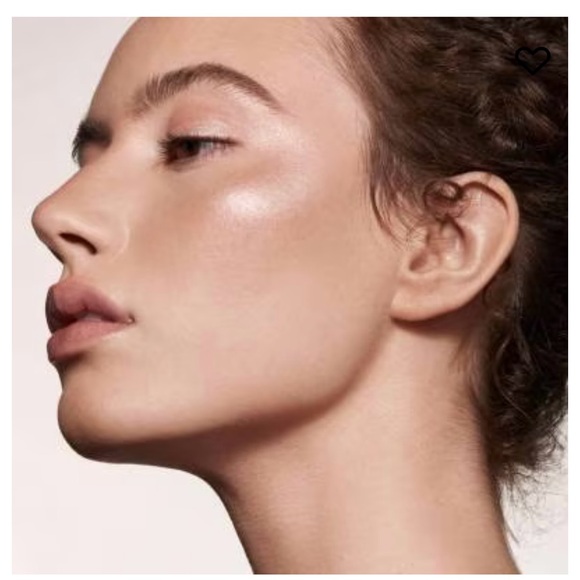 Fenty Beauty Pink WATTABRAT Highlighter and POW’R THIRSTY Lipstick - Picture 11 of 12